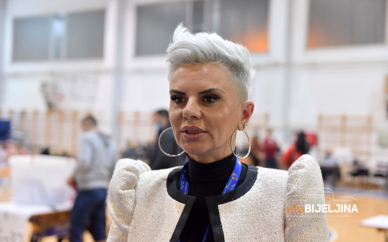 ZATVORENA SVA BIRAČKA MJESTA U BIJELJINI Večeras preliminarni rezultati za gradonačelnika