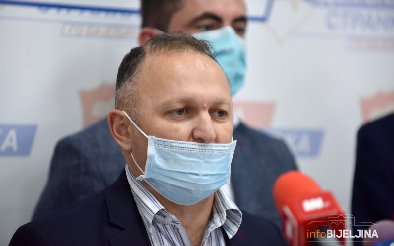 SDS BIJELJINA: Petrović vodi sa 2.800 glasova više u odnosu na Mićića