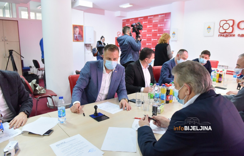 Ćorić ističe da koalicija okupljena oko SNSD neće učiniti ništa na štetu građana Bijeljine