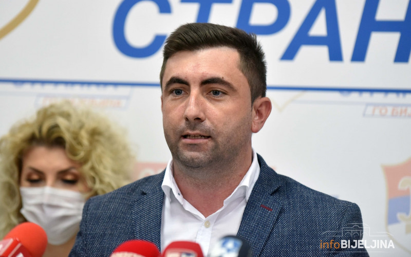 S ponosom ističe da je DIJETE SA SELA, vrijedni Semberci u DOKTORU prepoznali vlastitu ŽIVOTNU PRIČU