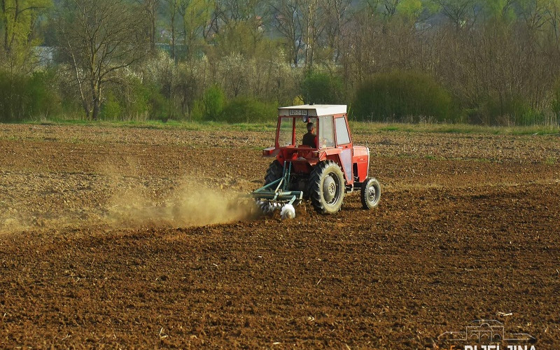 SUBVENCIJE POLJOPRIVREDNICIMA Za poboljšanje kvaliteta oranica raspoređeno 228.409 KM