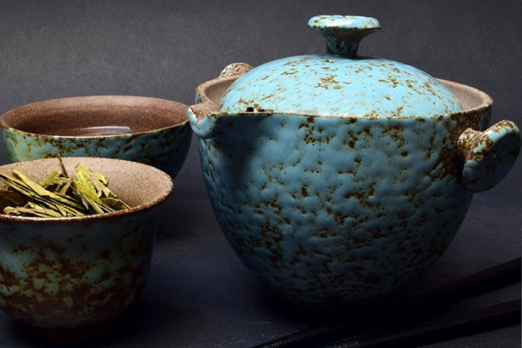 U Kini otkrivene posude za pijenje alkohola i čaja iz 10. vijeka