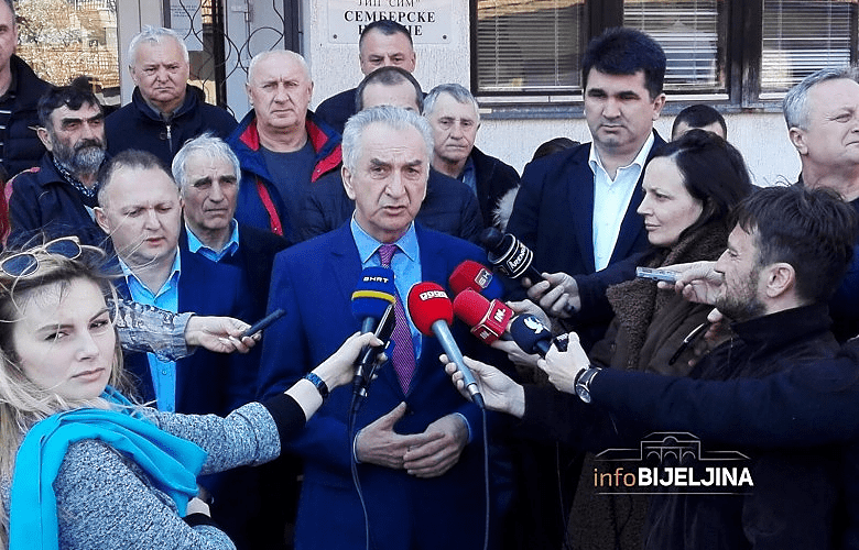 NEKAD NAJJAČI, DANAS NA KORAK OD RESPIRATORA Sve manje razloga za slavlje u SDS