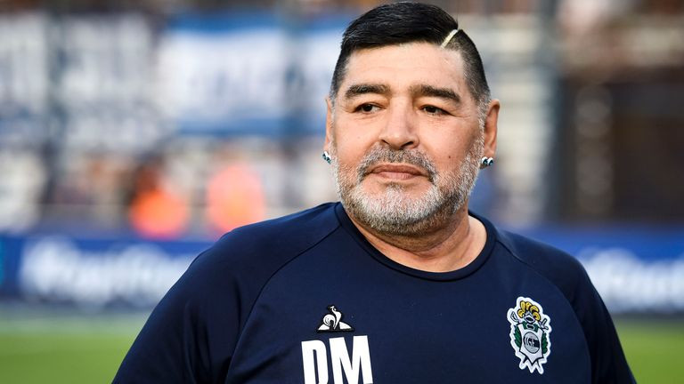 Šta je Maradona poželio da mu piše na spomeniku
