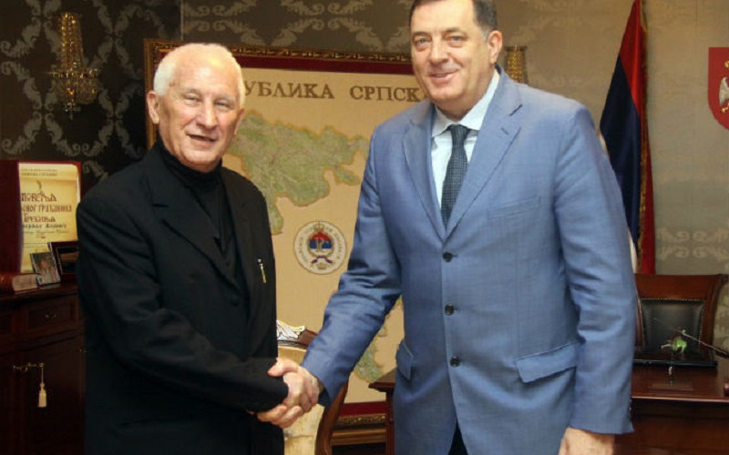 Dodik: Srećan je narod koji ima pjesnika i besjednika kao što je Matija Bećković