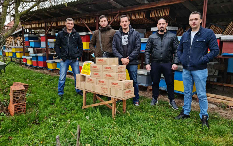 Bijeljina: Udruženje “Mladi pčelari” organizovalo dodjelu pčelinjih pogača
