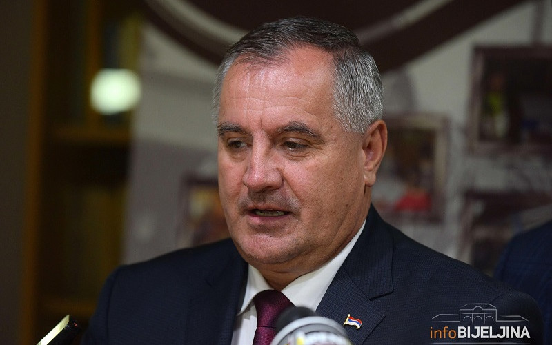 Višković obećao pomoć hotelijerima i ugostiteljima do kraja godine