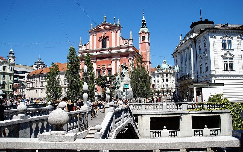 Slovenija: Novi podaci ukazuju na pad broja zaraženih i preminulih
