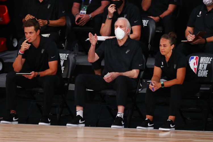 NBA: Maske obavezne za trenere, odijela nisu