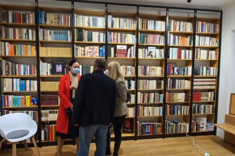 Beč: Otvorena srpska biblioteka sa više od 5.000 naslova