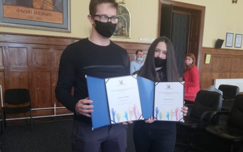 BRAT I SESTRA ZA PRIMJER Plemenitost volontera i aktivista Brestovac