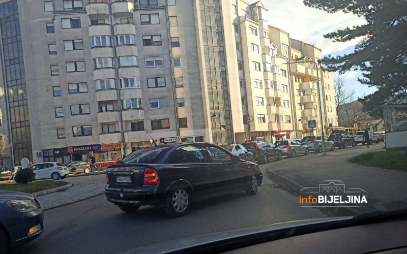 SAOBRAĆAJNI KOLAPS Strah od novog zemljotresa začepio ulice Banjaluke