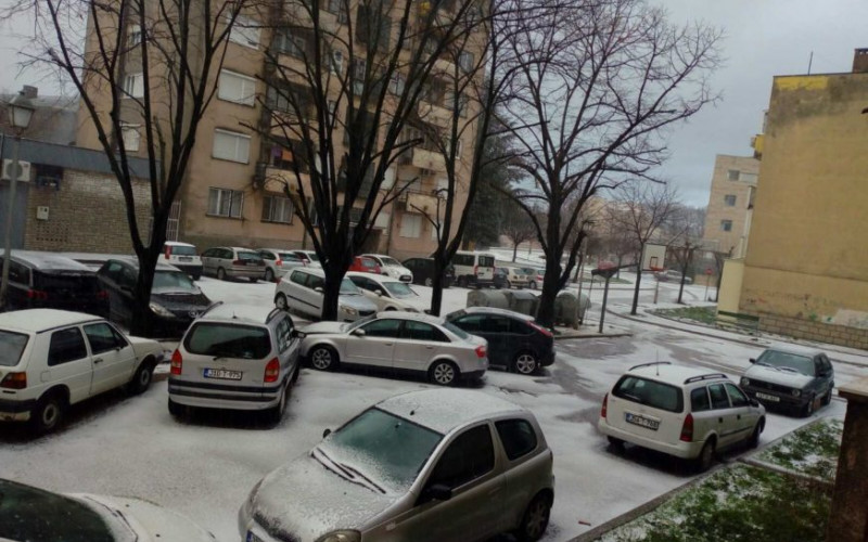 TREBINJE SE ZABIJELILO OD GRADA Olujno nevrijeme zahvatilo najjužniju tačku Srpske