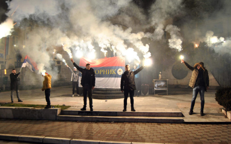 Mladi Zvorničani bakljadom obilježili Dan Republike