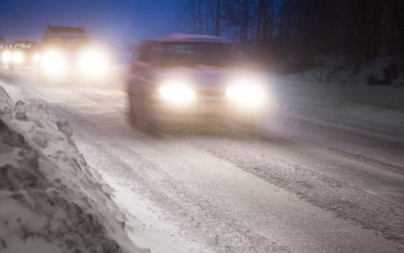 IZGUBILI SE PRATEĆI NAVIGACIJU: Kineski turisti zaglavili u snježnom nanosu na putu za Sarajevo