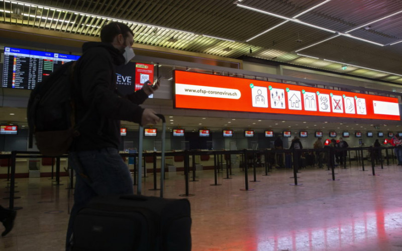EVAKUISAN AERODROM Muškarac uzvikivao