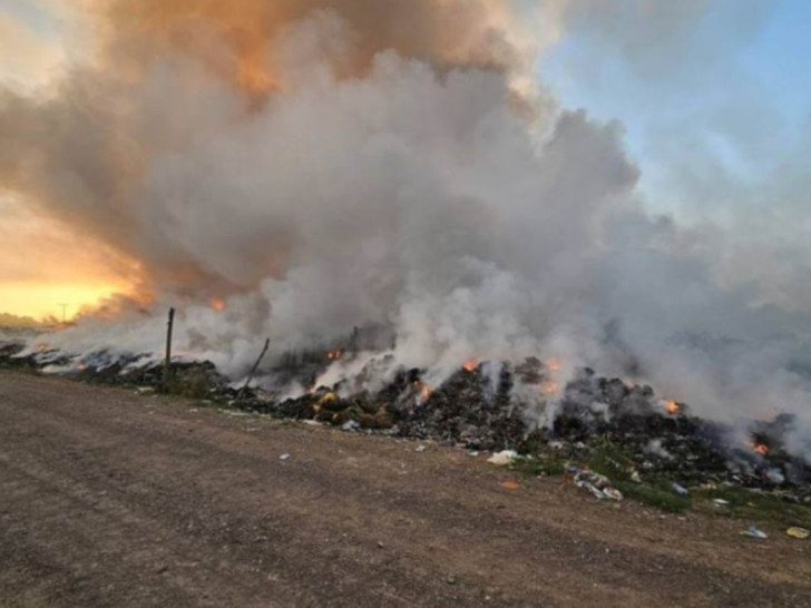 Vanredna situacija u Brodu zbog požara na deponiji: Prijeti zagađenje, u pomoć stiže i vojska