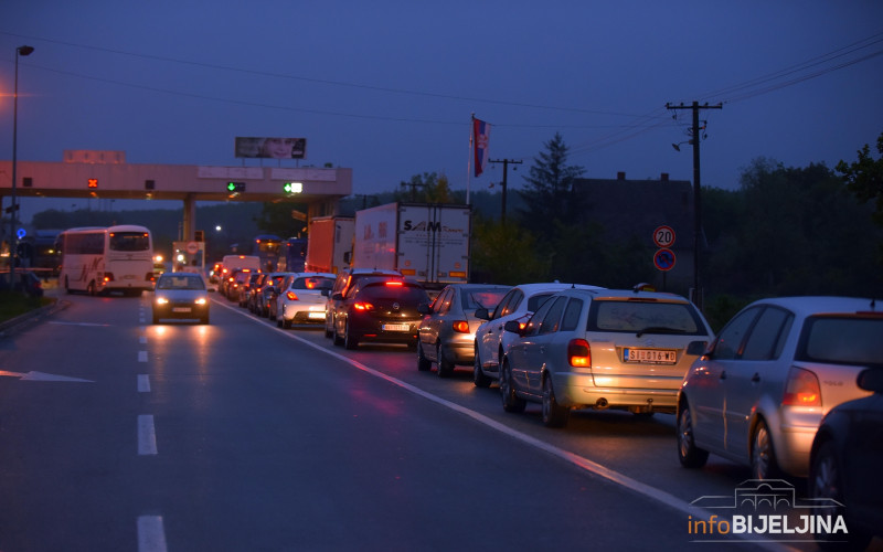 Udes kod graničnog prelaza Sremska Rača, jedna osoba povrijeđena