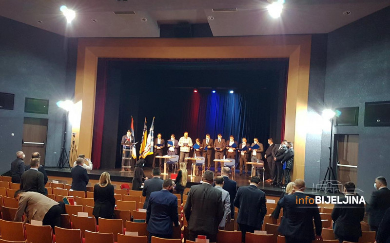 GRADONAČELNIK NAPUSTIO SJEDNICU: Izabrani novi v.d. načelnici odjeljenja, donosimo kompletan spisak