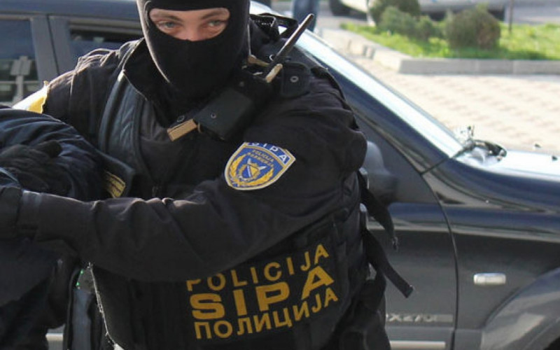 U Bijeljini i Foči UHAPŠENE tri osobe, oduzete cigarete, duvan, novac