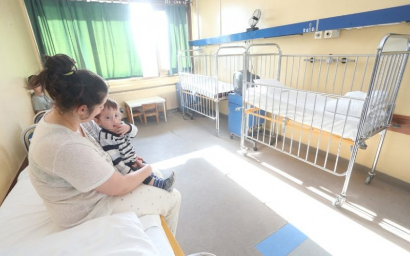 Inicijativa za IZMJENU ZAKONA: Roditelji traže da budu uz svoju djecu na liječenju