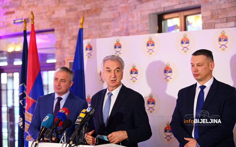 Podrška Grujičiću u Srebrenici i zajedničkom kandidatu u Doboju (FOTO)