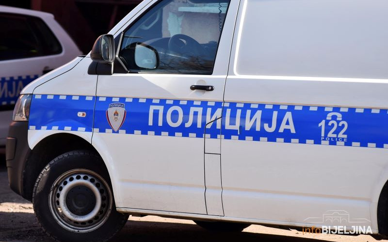 Tragedija u Kostajnici: Tijela djevojke i mladića pronađena u automobilu u garaži