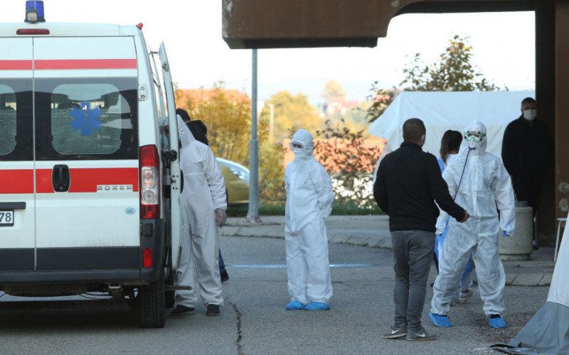 DONACIJA ŠVEDSKE UKC RS dobija opremu za tretman kovid otpada