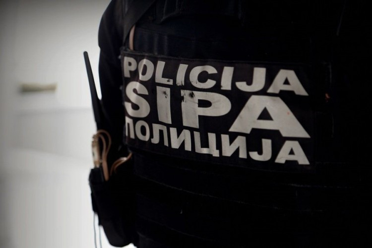 Zaposleni da bi zaustavili šverc, a uhapšeni zbog reketiranja