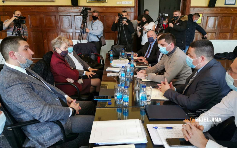 Posao pri kraju: Bijeljinci će se na gasovod moći priključiti iduće zime (FOTO)