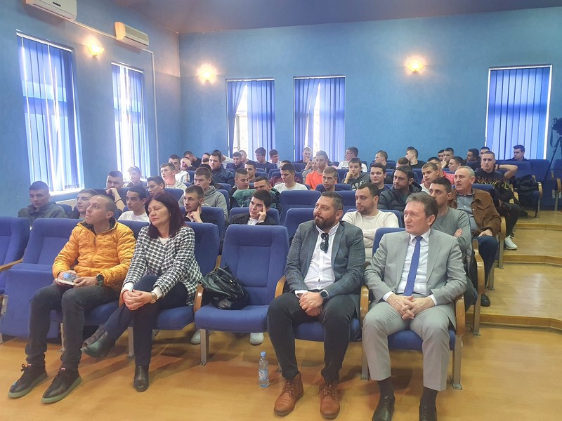 USPJEŠNA REALIZACIJA ZAJEDNIČKIH PROJEKATA UNDP-a I OPŠTINE UGLjEVIK: Projekti usmjereni na potrebe mladih