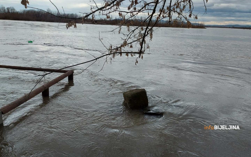 Vrh vodenog talasa u Semberiji očekuje se za vikend 