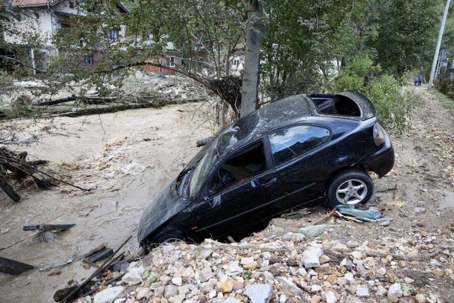 U jezivim poplavama koje su pogodile BiH oko 40 ljudi se VODE KAO NESTALI