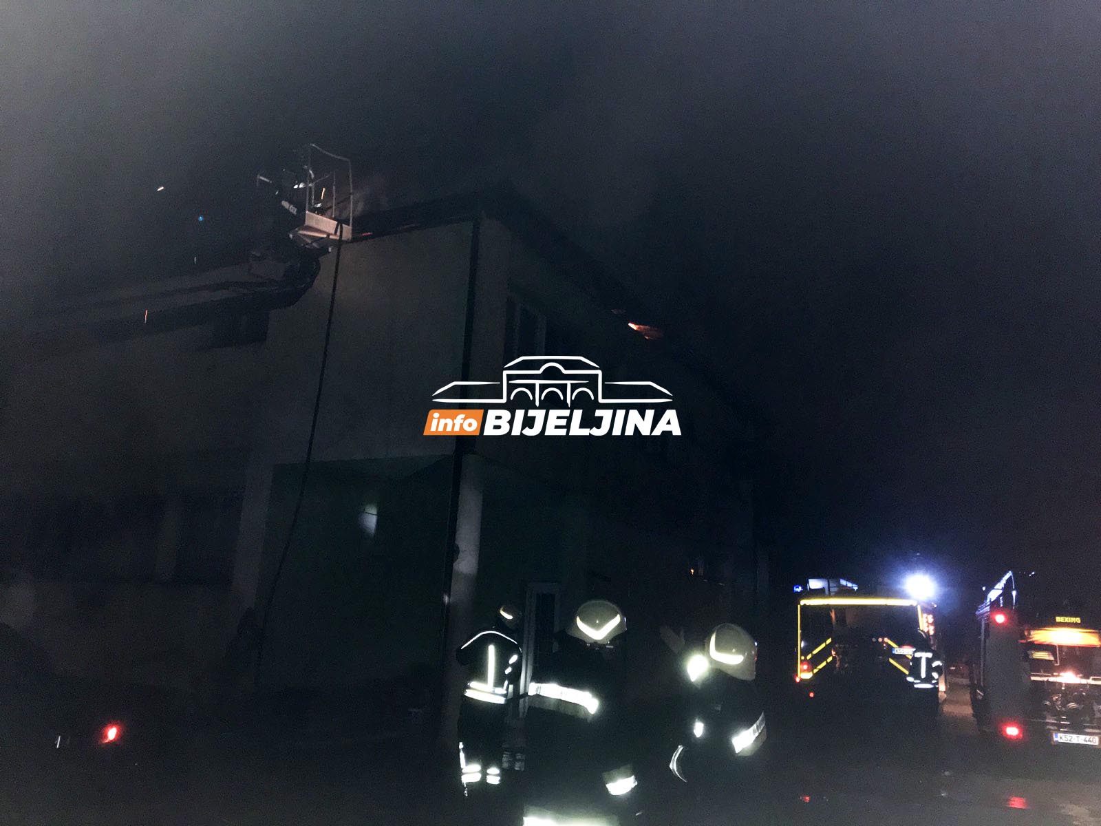 VATROGASCI NA TERENU Gori zgrada u sklopu Doma zdravlja u Janji (FOTO)