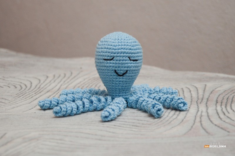 Bijeljinka hekla igračke japanskom tehnikom: Dječije želje pretvara u stvarnost (FOTO)