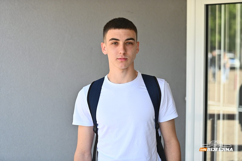 Bijeljina: Promovisana Srednja škola unutrašnjih poslova, trenutno potrebno stotine policajaca (FOTO)