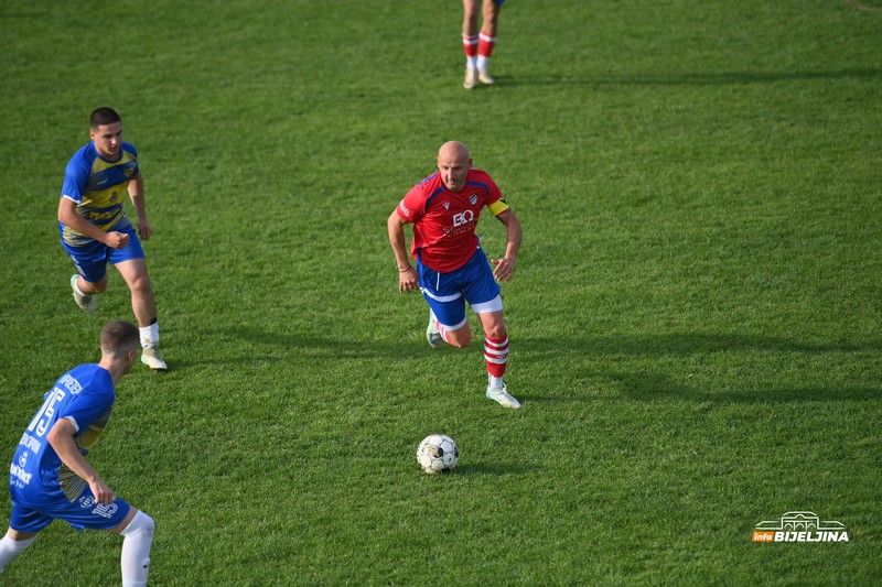 Bivši izgrač “Proletera” došao iz Ciriha na prijateljsku utakmicu u Dvorove: Meč za pamćenje (FOTO)