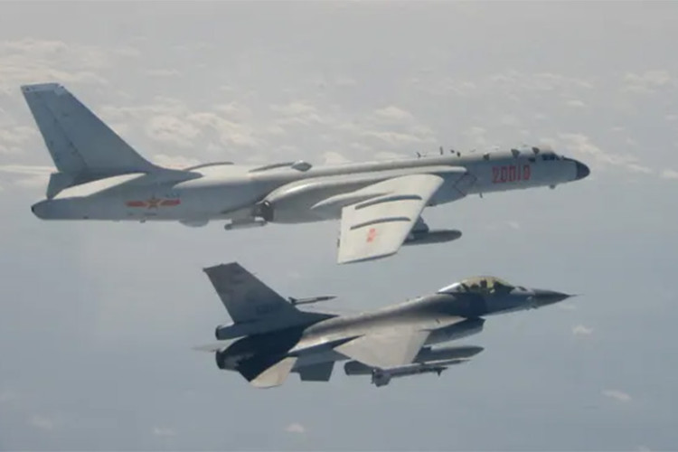 Kina opkolila Tajvan, upad 27 aviona: 