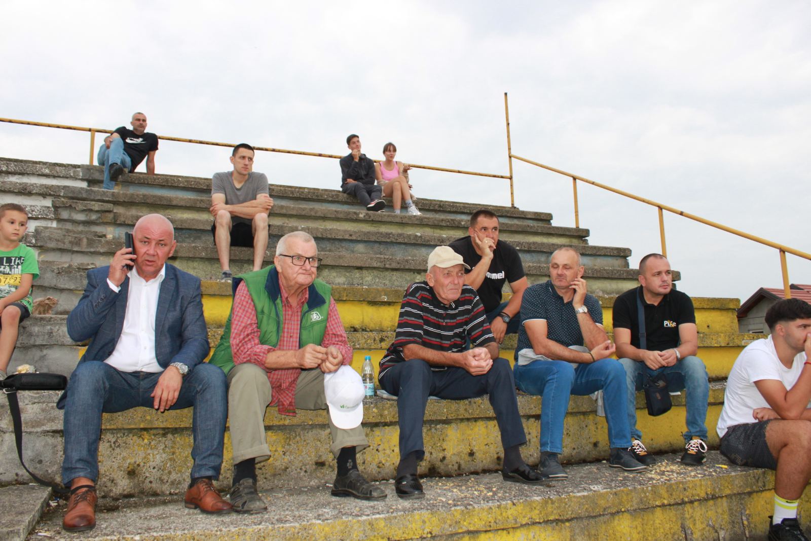 Milenko Cico Zupur donirao ogradu vrijednu 25.000 KM Fudbalskom klubu “Proleter” Dvorovi (FOTO) 