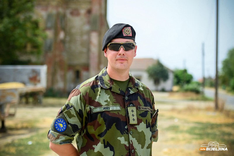 InfoBijeljina na vojnoj vježbi EUFOR-a kod Bijeljine: Helikopteri, padobranci, pješadija... (FOTO)