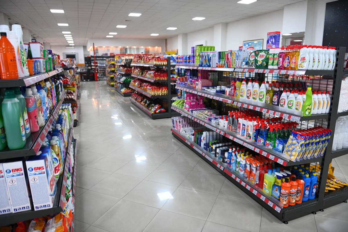 Nešković pumpa u Sremskoj ulici bogatija za market: Kupcima akcijske cijene za praznike