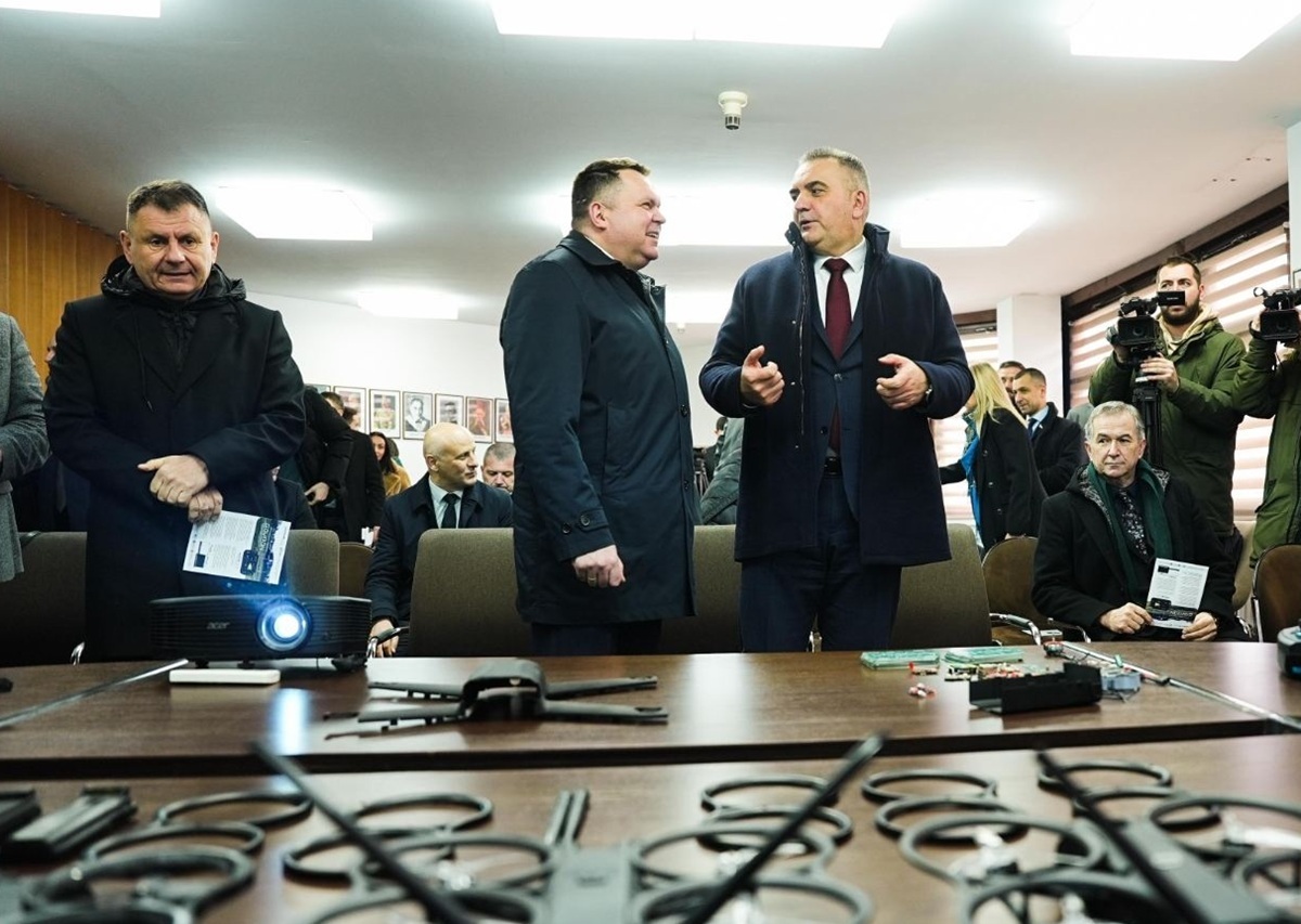 PREZENTACIJA DRONOVA: Počinje proizvodnja „Muve“ i „Gavrana“