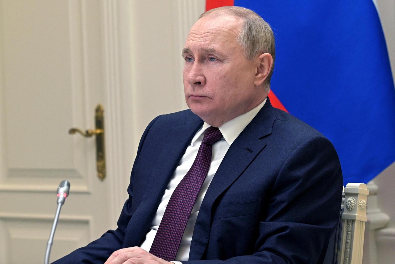 Putin: Situacija u svijetu teška i napeta