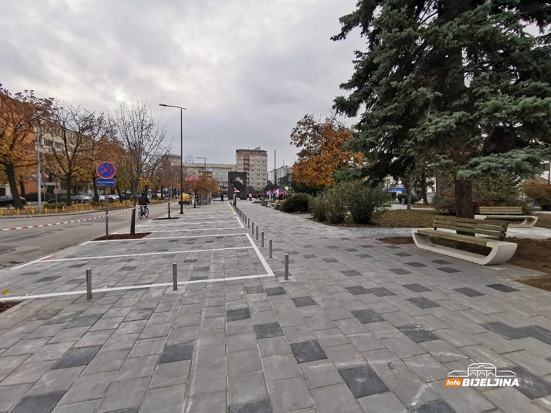 Vozila sve više, prostora sve manje: U Bijeljini se godinama SMANJUJE BROJ parking-mjesta (FOTO)