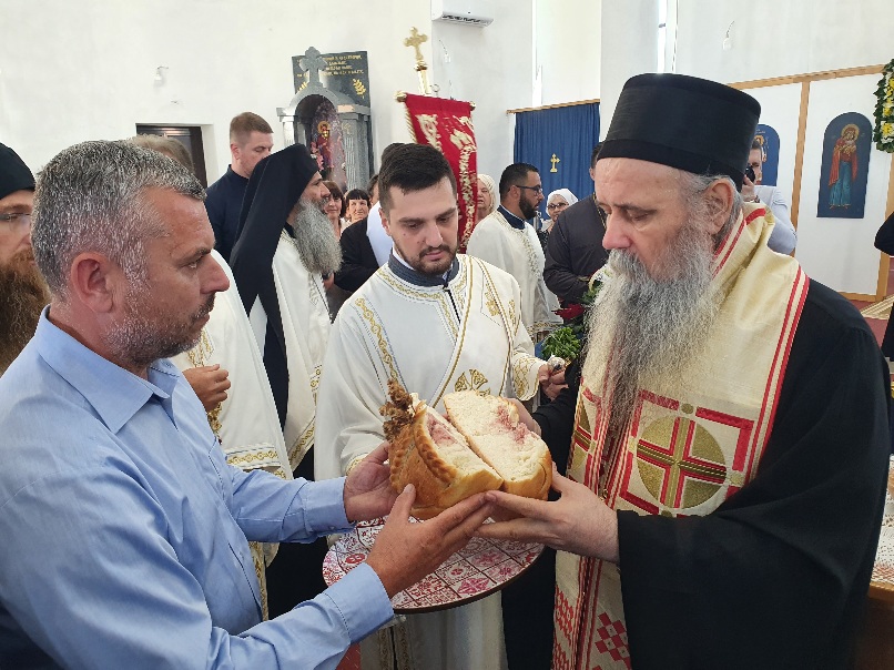 Slavska radost u čast Svetih Kozme i Damjana, Episkop Fotije služio Svetu arhijerejsku liturgiju u Ugljeviku