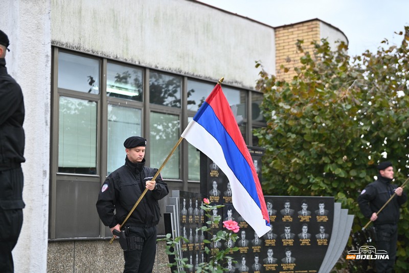 PU Bijeljina: Povodom krsne slave MUP-a RS služen parastos za 53 poginula pripadnika (FOTO)