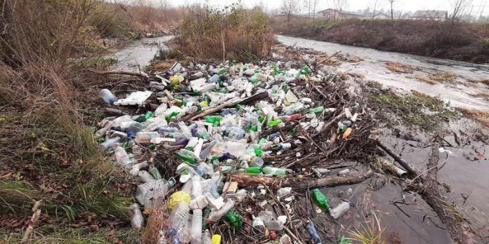 Sistemski potrebno riješiti problem deponovanja otpada u blizini rijeka