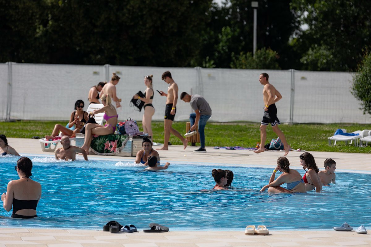 Mladić (19) teško povrijeđen pri padu sa tobogana na bazenu