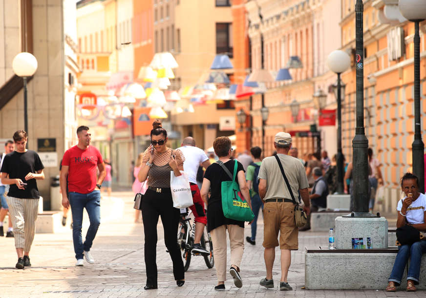 Manje nas je i SVE SMO STARIJI: Migracije i bijela kuga iza sebe ostavljaju neviđenu pustoš