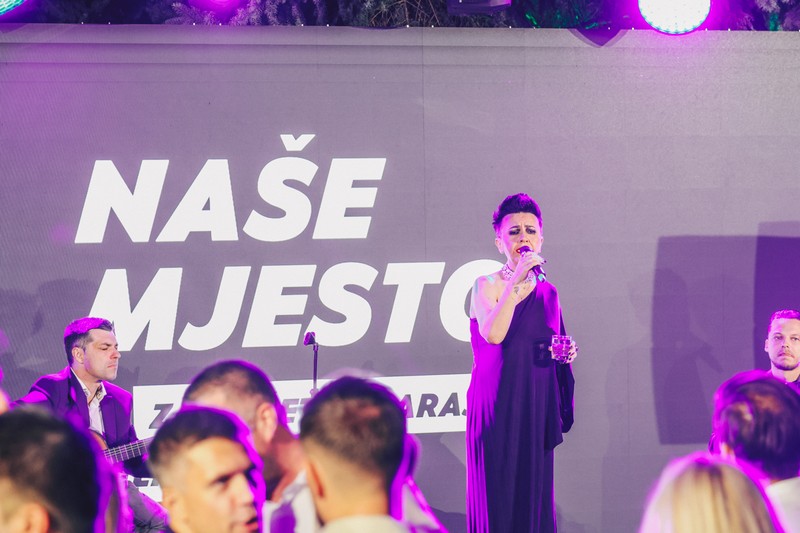 Spektakularan koncert Amire Medunjanin: Kako je Bingo Group Festivalski trg pretvorio u Naše mjesto